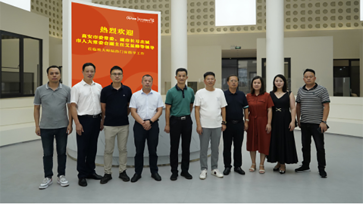 高安市委常委 副市長習(xí)杰斌、市人大常委會副主任艾顯峰等領(lǐng)導(dǎo)考察歐大師隔熱門窗